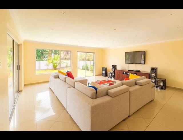 5 BEDROOM PROPERTY TO RENT IN MORELETAPARK